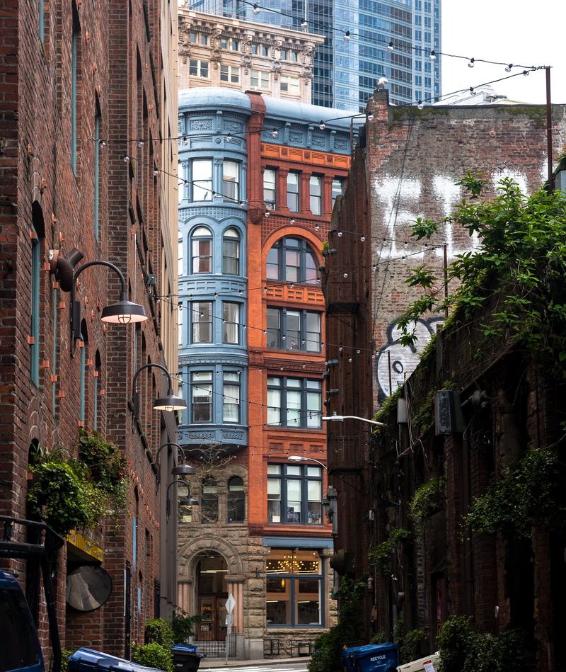 apartment, urban, window, built structure, pioneer square, transportation, 4K, day, concrete jungle, plant, brick house, united states, nature, city, outdoors
