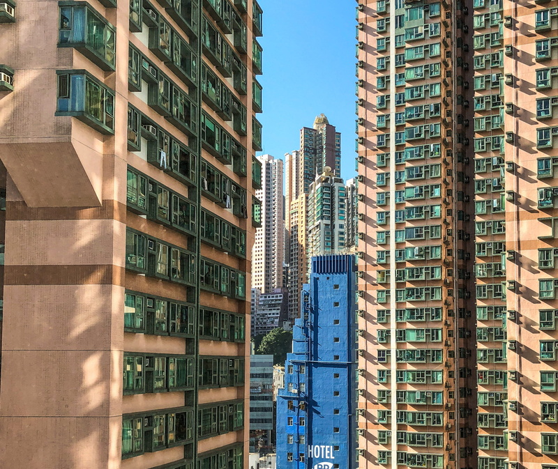 sky, financial district, central business district, hong kong, building, appearance, built structure, residential district, modern, tall, sunlight, real
