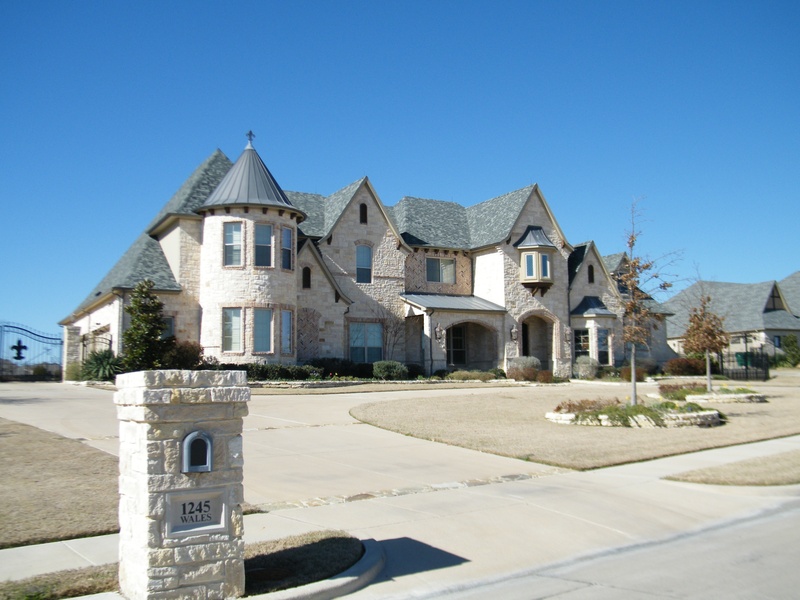 residential district, exterior, dwelling, building, structure, built structure, place of worship, estate, suburbs, day, architecture, outdoors, building exterior
