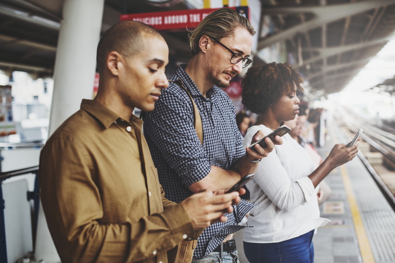 gadget, media, african american, friends, real people, casual clothing, looking, standing, chatting, messaging, men, 4K, innovation, electronic, digital