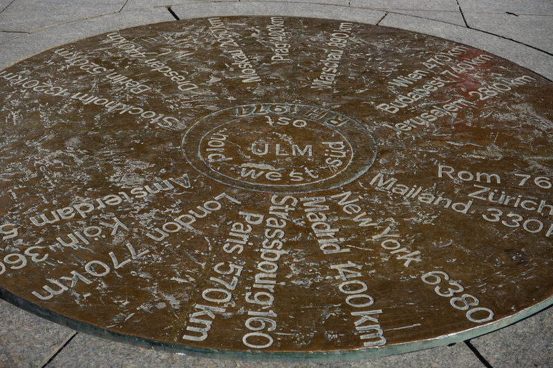 capital letter, 5K, points of the compass, Copper, pattern, craft, geometric shape, ornate, Cities, sign, close-up, western script, Distances, cathedral square