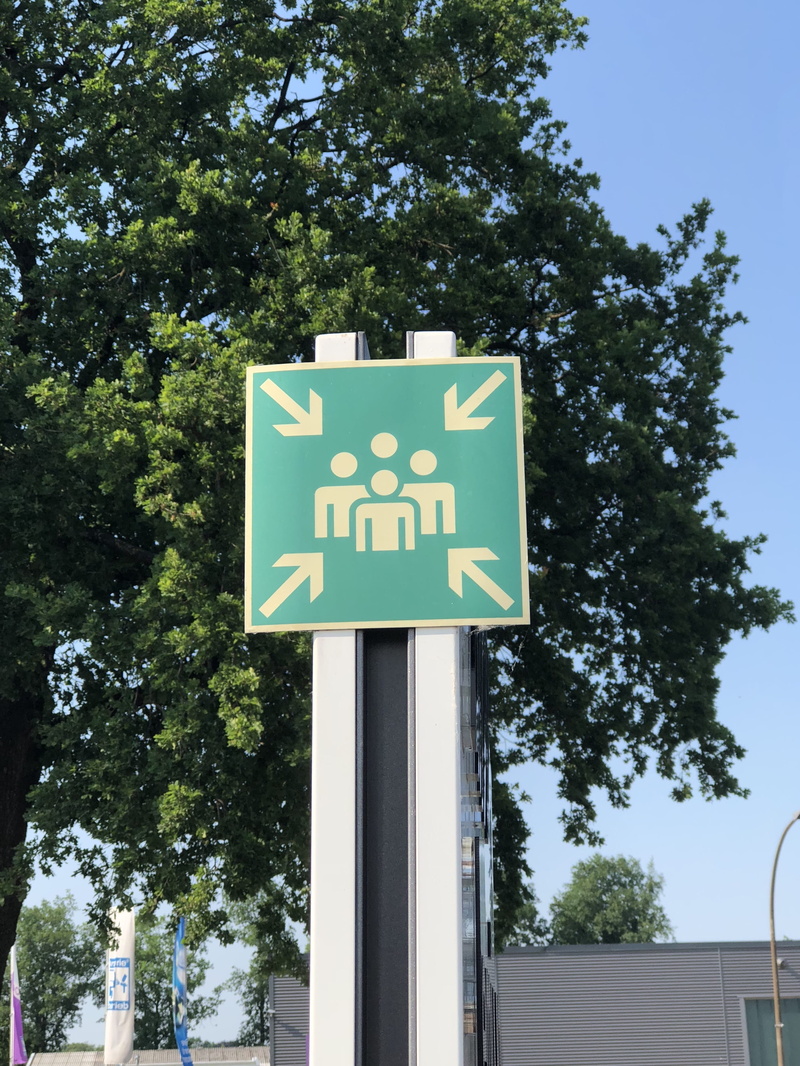 guidance, growth, in the, instructions, low angle view, pole, information, sky, road sign, day, 2K, meeting point, shield, assembly point, western script