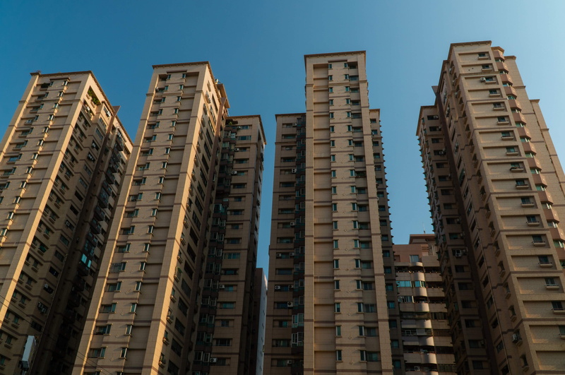 blue sky, office building, office building exterior, living, town, housing, residential district, outdoors, concrete, tower, 4K, built structure, window