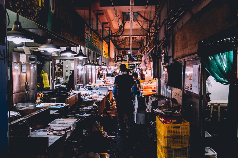night, lifestyles, indoors, occupation, wet, refrigrator, standing, crew, neck, near, real people, korea, metal industry, t, meat, utensil, adults only