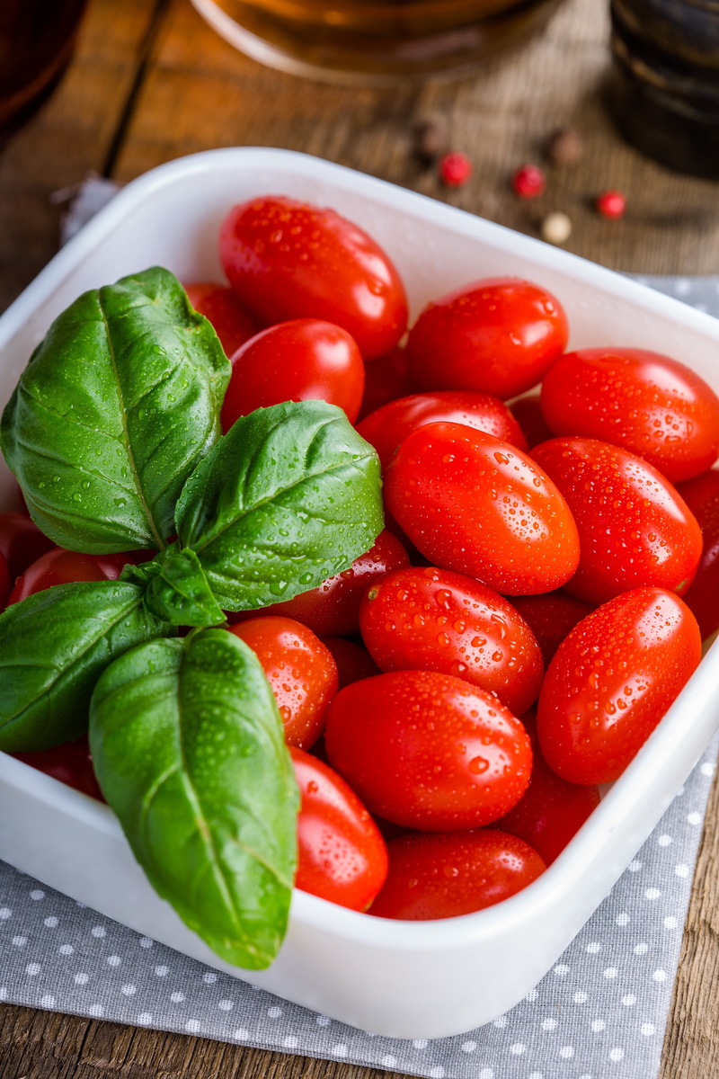 cherry, basil, harvesting, fruits, dacha, small tomatoes, plant part, greens, leaves, 5K, ripe tomatoes, ripe, green, leaf, vegetables, wet, food, tomatoes