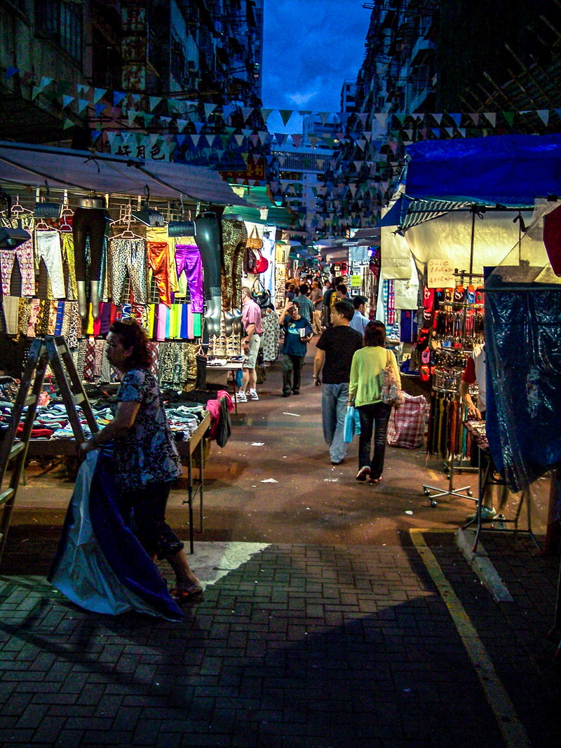 female, group of people, people, store, building, lifestyles, shopping, china, large group of people, 2K, women, footwear, outdoors, clothing, real people