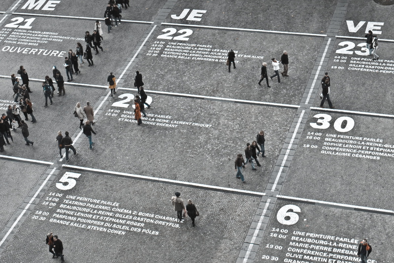 photography, sport, text, waiting, aerial, walking, outdoors, time, men, road marking, running, days, crowd, large group of people, numbers, road, leisure activity