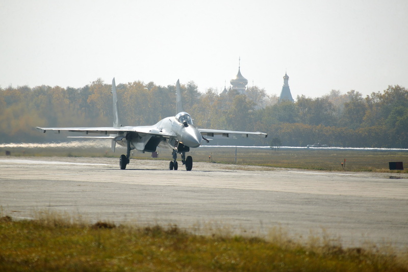 no people, the rise, WFP, Church, flying, sky, 2K, plane, military, army, clear sky, air vehicle, day, navy, Su-35, arrival, air force, airport, military training