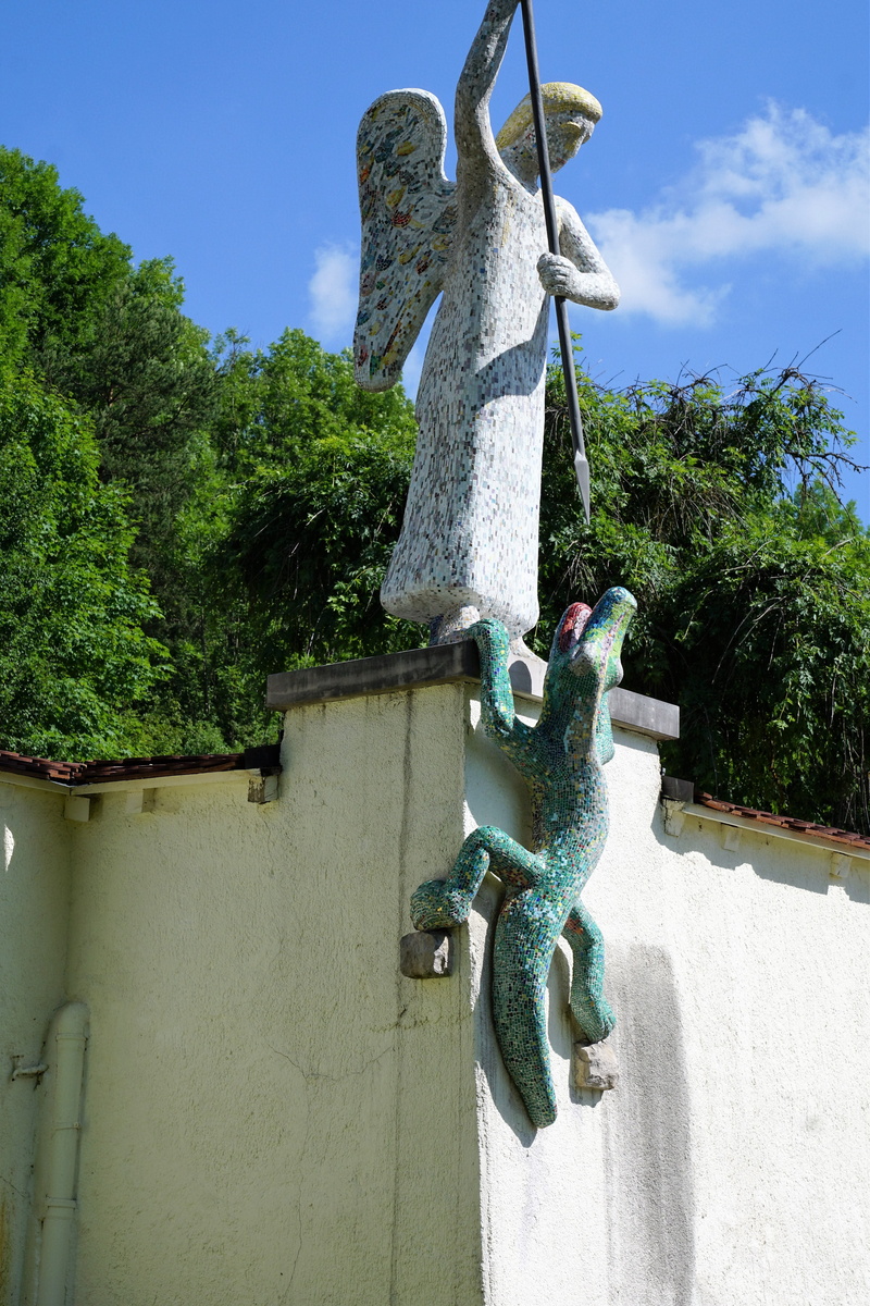 old, tree, creativity, stone, bronze sculpture, culture, religion, art, green color, crocodile, sky, nature, architecture, vertical, tourism, mourning