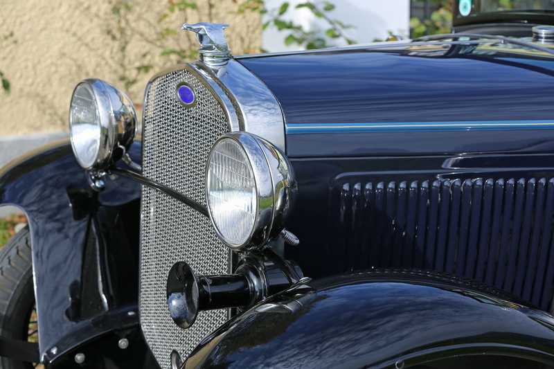 lamps, fender, shiny, 1930, outdoors, close-up, mature, old time, car age, vehicle, dare, antique, vintage Car, mode of transportation, grille, luxury