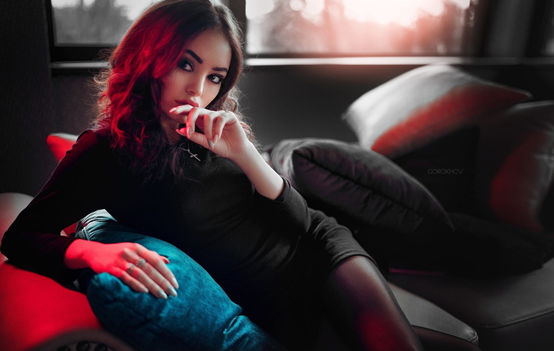finger on lips, redhead, hair, couch, young adult, looking away, leather, looking at camera, hairstyle, portrait, Nita Kuzmina, fashion, young women, indoors