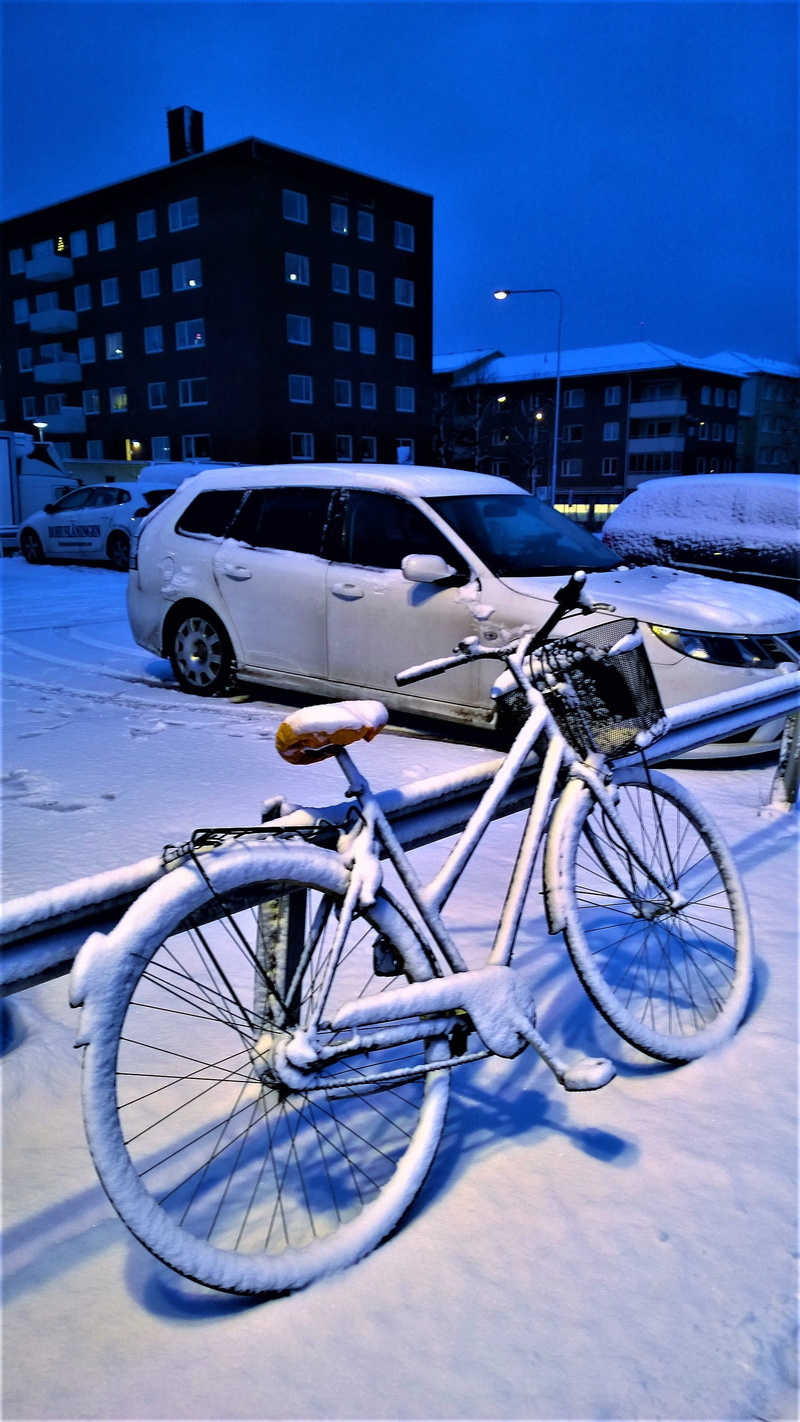 mode of transportation, blue sky, trollhättan, dawn, cold, built structure, snow landscape, land vehicle, city, motor vehicle, vehicles, snowing, snow