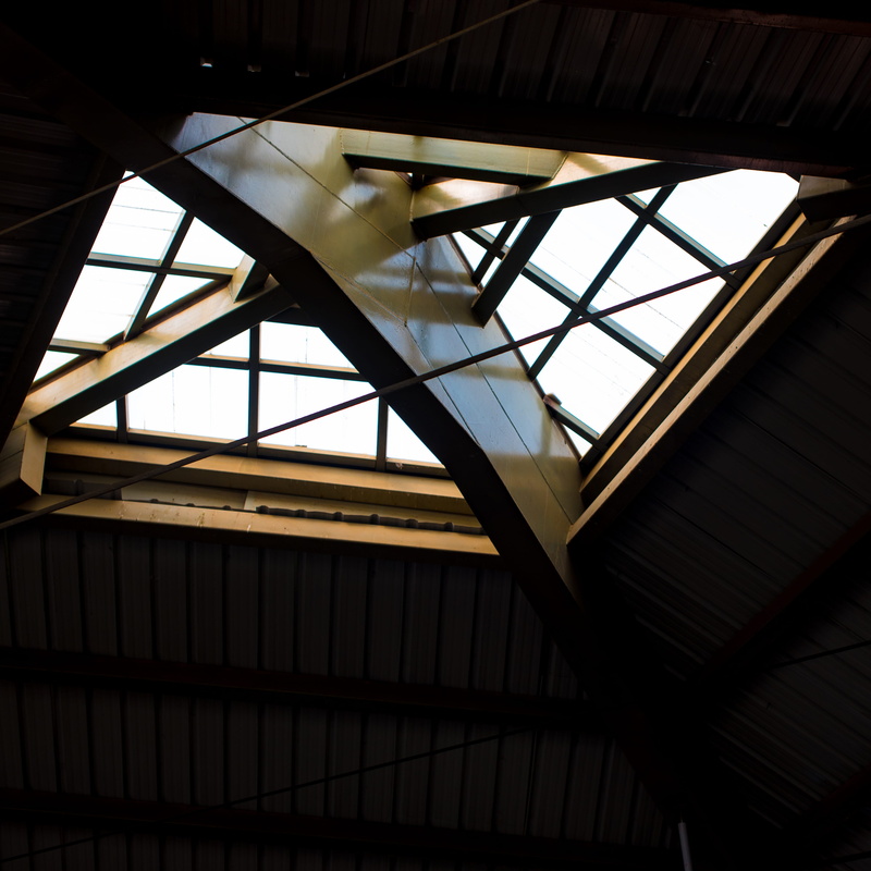 roof beam, pattern, sunroof, skylight, metal, 4K, metro station, sunlight, day, nature, indoors, railing, ceiling, girder, no people, low angle view, architectural feature