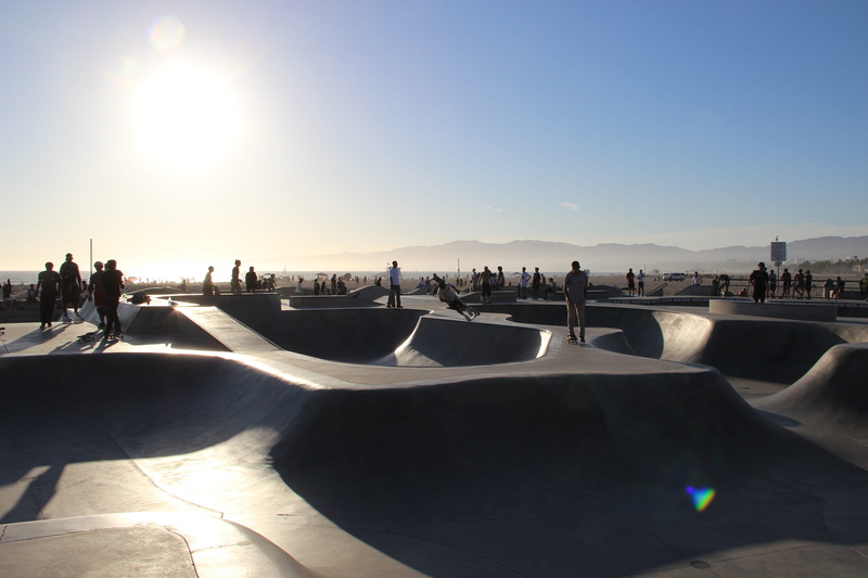 large group of people, crowd, architecture, skate, sun, nature, day, los angeles, group of people, water, sport, california, 5K, sunlight, santa monica