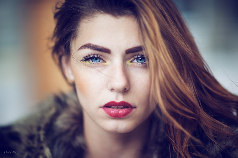 blue eyes, red lipstick, looking at viewer, vertical, fur, portrait, David Mas, 720P, women