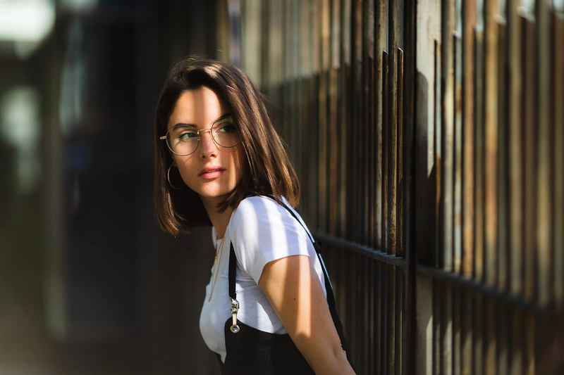bokeh, looking away, David Mas, women with glasses, portrait, face, women outdoors, brunette, 1080P, sunlight, white shirt, depth of field, women