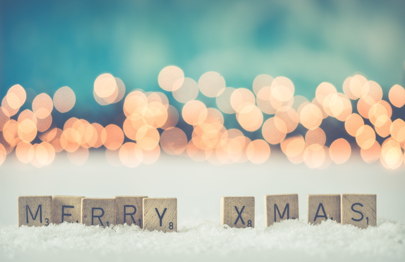  blue, december, outdoors, sign, nature, cold temperature, event, color, freestanding, illuminated, 5K, western script, christmas decoration
