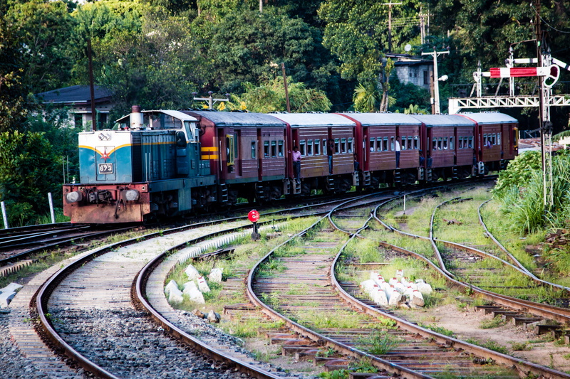 outdoors, tracks, railway carriage, 4K, no people, sri lanka, day, track, travel, train - vehicle, railroad track, plant, locomotive, railway car, public transportation