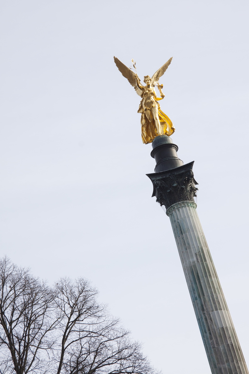 corinthian style, prince regent street, nike of paionios, architecture, munich, architectural column, bare tree, representation, human representation, replica