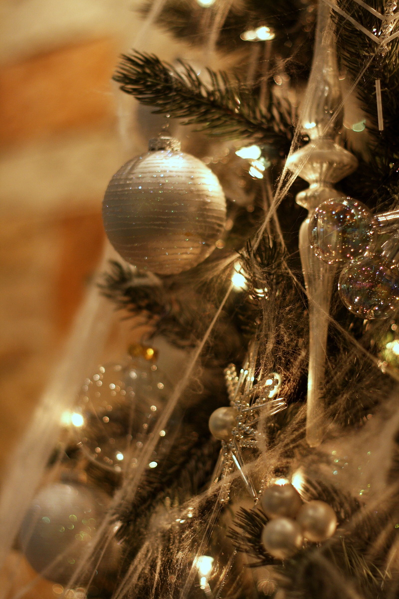 tree, christmas trees, december, holiday - event, celebrate, christmas ornament, bright, xmas, white, hanging, crystal, sparkle, christmas tree, snow, ice