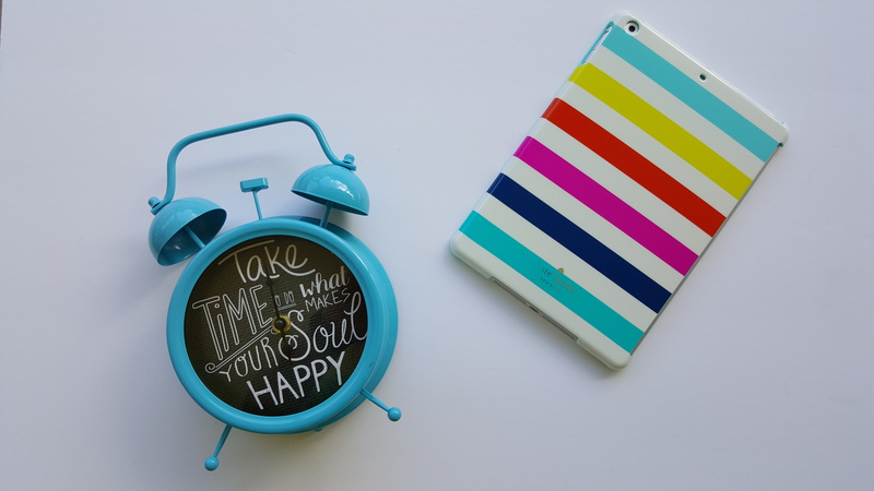 multi colored, accuracy, turquoise, western script, close-up, still life, technology, day, 5K, Clock, cute, high angle view, number, blue, indoors, happy