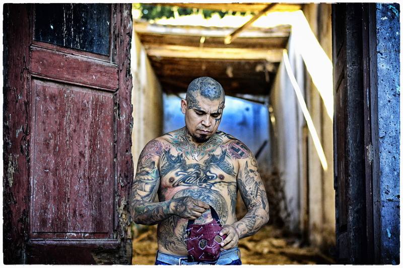 built structure, focus on foreground, 4K, indoors, man, three quarter length, mexico, adult, one person, front view, lifestyles, uriangato, standing, transfer print