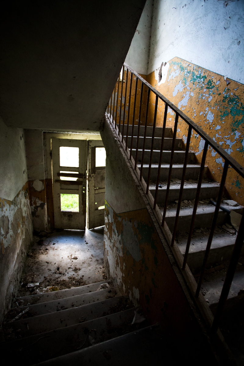 no people, deterioration, day, the collapse, house, past, staircase, old, messy, weathered, run-down, dirt, mood, steps and staircases, ruined, building