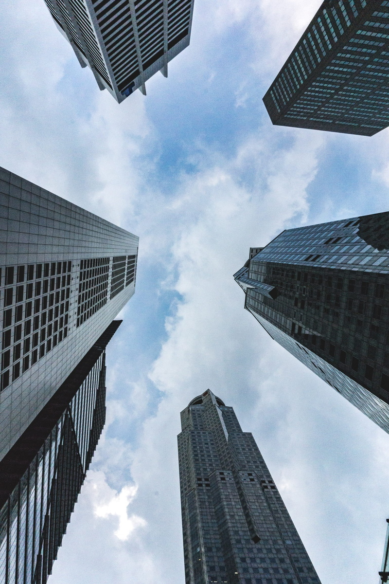 outdoors, cloud - sky, low angle view, tower, cloudy, development, modern, financial district, 1080P, town, building exterior, business districts, skycraper