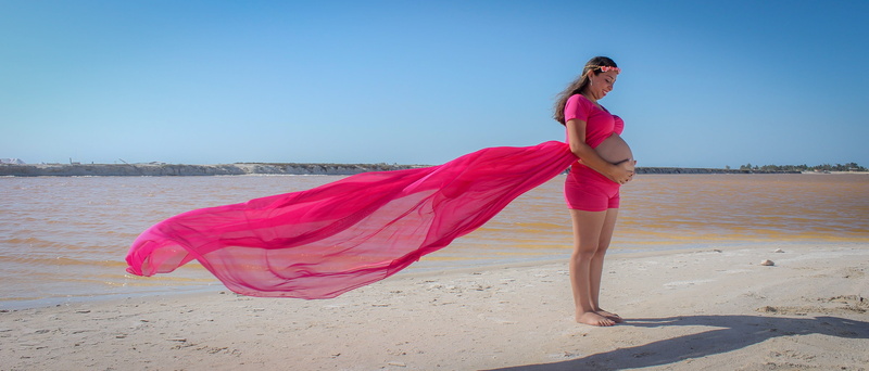 beautiful woman, land, hair, full length, clothing, parents, pink color, women, tender, leisure activity, smiles, tummy, one person, girl, mama, freedom
