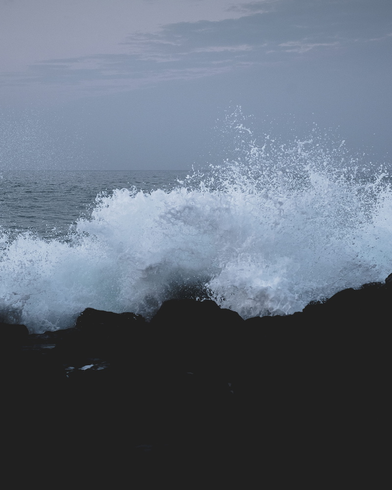 power in nature, crash, nature, splashing, land, breaking, beach, no people, power, water, waves, splash, motion, ocean, spray, hawaii, sky, beauty in nature