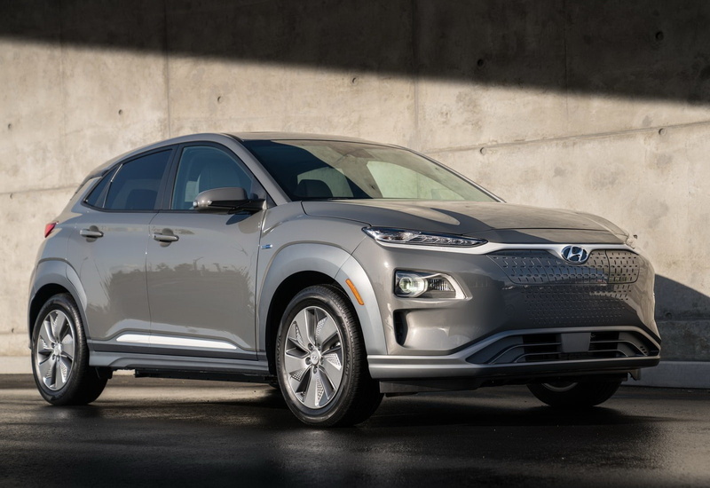 street, architecture, motor vehicle, land vehicle, stationary, vintage car, kona, electric, built structure, hyundai, collectors car, city, car, 720P