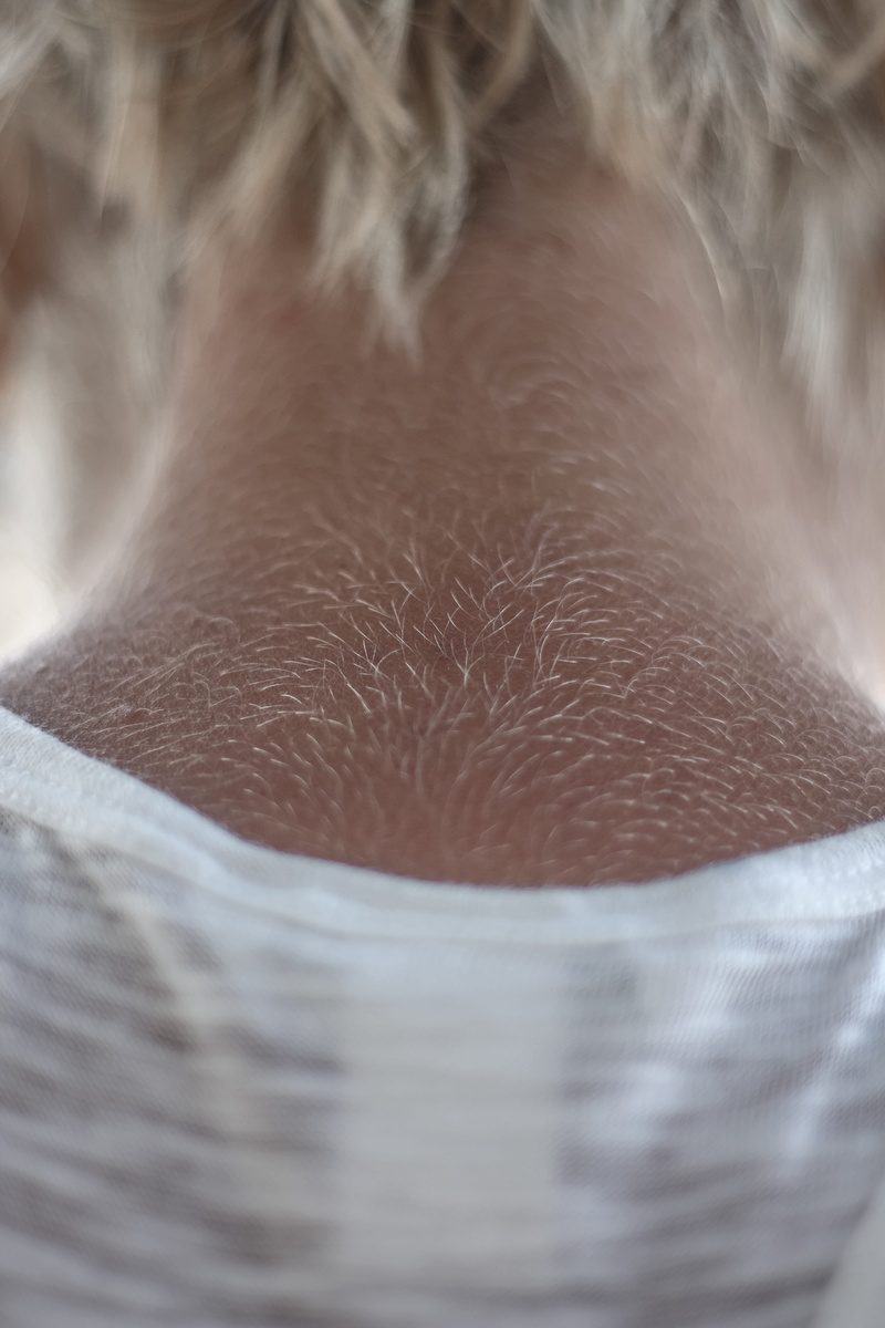 soft, indoors, skin, hair, human hair, pastel, close-up, one person, unrecognizable person, 5K, woman, midsection, focus, blur, rovinj, mid adult, adult