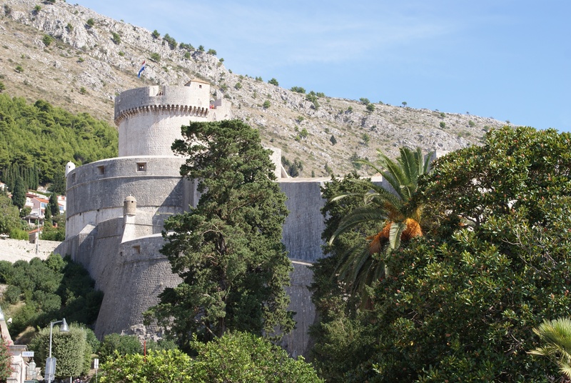the past, architecture, 4K, rest, plant, palm trees, built structure, growth, no people, holidays, tour, day, building, mountain, the walls, the old town