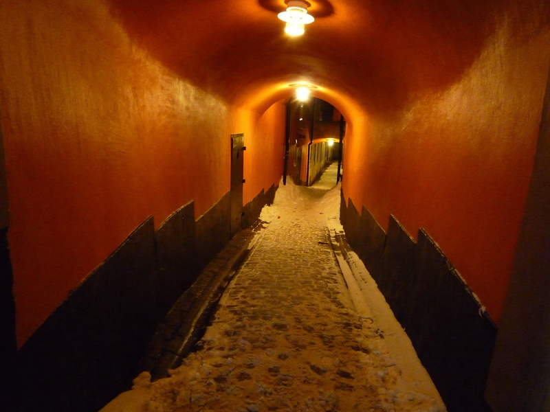 stockholm, lighting equipment, indoors, horror, cellar, diminishing perspective, Old Town, architecture, wall, wall - building feature, empty, 2K, direction