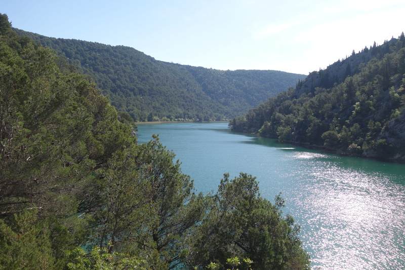 plant, nature, non-urban scene, sky, outdoors, day, no people, mountain range, water, tree, remote, 5K, lake, tranquility, national park, tranquil scene