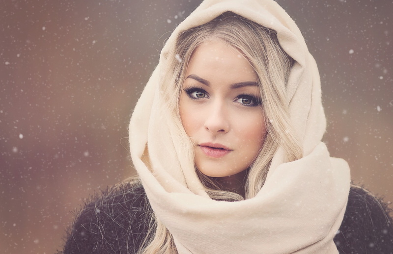 headshot, 1080P, beautiful woman, young women, women outdoors, hair, front view, looking at camera, teenager, beauty, clothing, pink lipstick, cold, winter