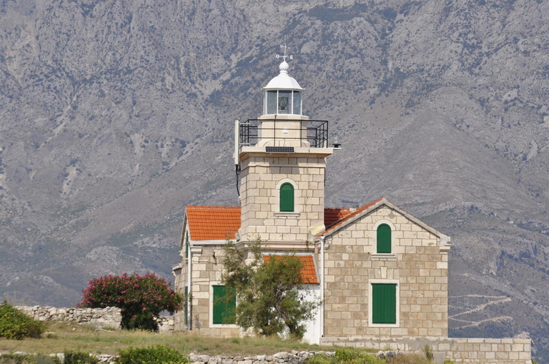 outdoors, religion, travel destinations, sea, built structure, building, Lighthouse, place of worship, nature, mountain, Islands, islands, Brac, day, spirituality