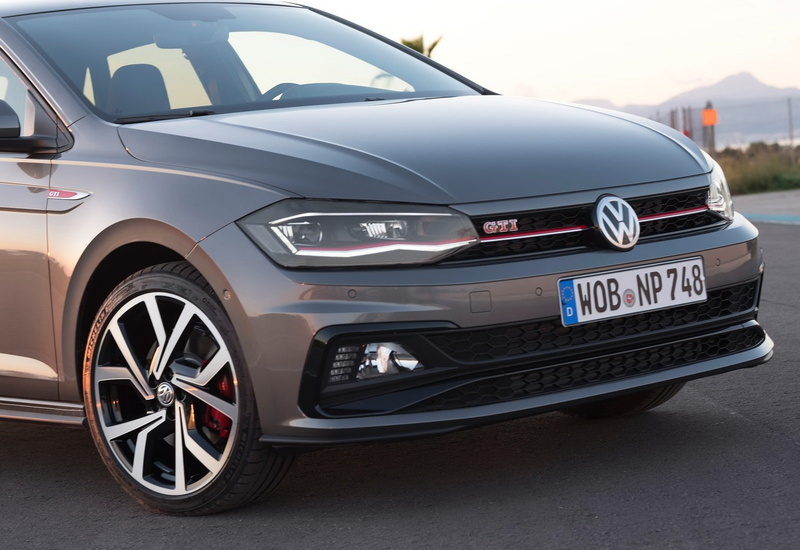 land vehicle, car, wealth, retro styled, gti, outdoors, mode of transportation, 720P, personal land vehicle, luxury, (2018), volkswagen, motor vehicle