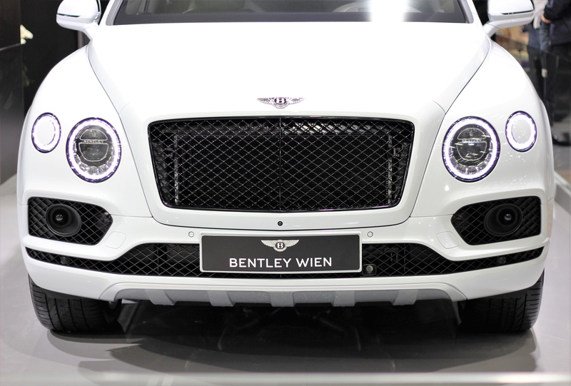 communication, land vehicle, bentley, chrome, text, modern, metal, motor vehicle, front view, retro styled, 4K, public show, bentyaga, car, power, stationary