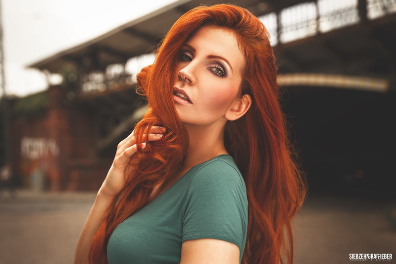 1080P, hair in face, smoky eyes, green eyes, Siebzehn Grad Fieber, redhead, face, women, pierced nose, portrait