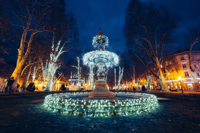 Croatia, area, home, night, trees, Zagreb, garland, fountain, 2K, lights