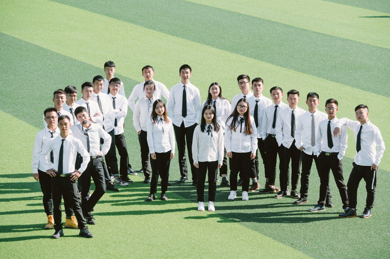 full length, shoe, mature adult, sleeve, large group of people, 5K, young adult, person, togetherness, lab coat, real people, men, dress shirt, students
