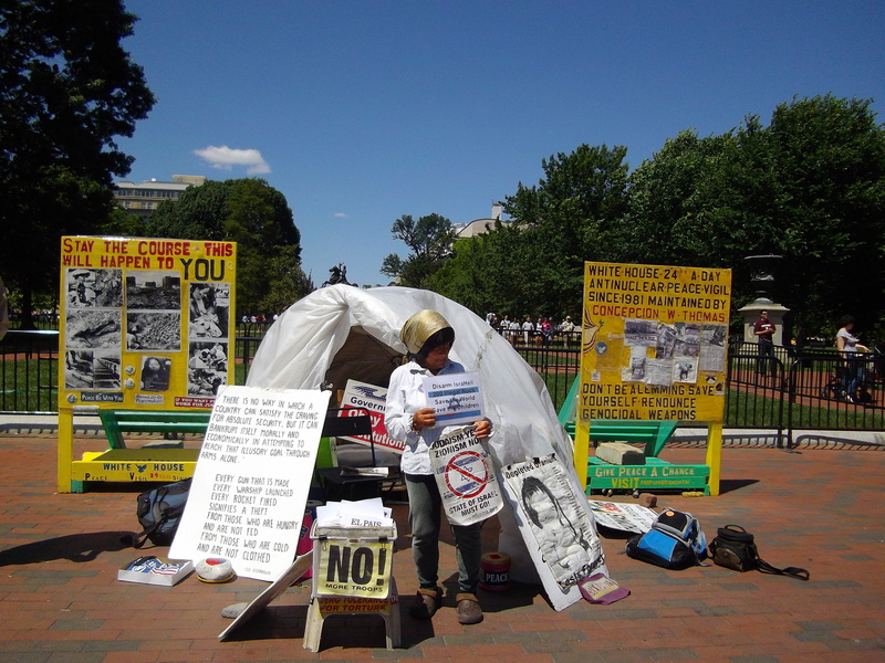 communication, script, demonstration, day, market, nature, revolution, 4K, western script, text, tree, rights, Protester, political, sign, non-western script