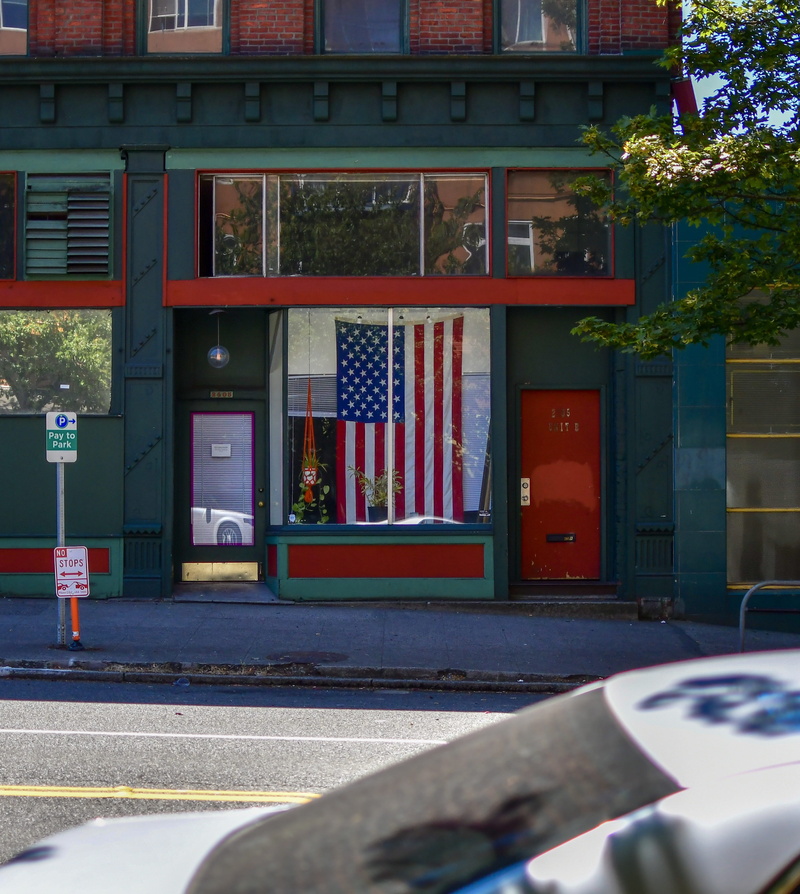 flag, building exterior, city, 2K, america, business, small businesses, entrance, town, new york, united states, good old days, military, communication