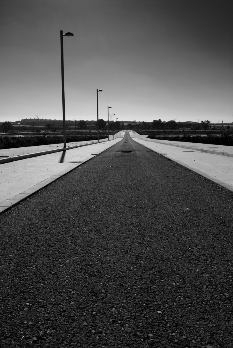 4K, water, empty, surface level, sky, path, road, soledad, nature, outdoors, city, asphalt, crack, diminishing perspective, unemployment, transportation