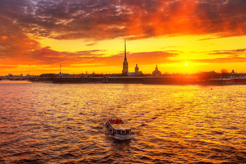 1080P, powerboat, with views of the Peter and Paul fortress, Saint Petersburg, white, sunset