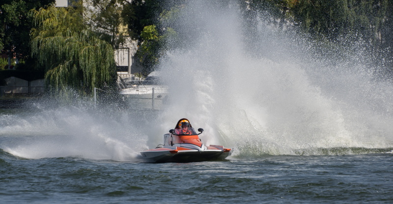 spraying, day, leisure activity, beauty in nature, 4K, nature, flowing water, sport, competition, outdoors, powerboat, summer, excitement, water sports