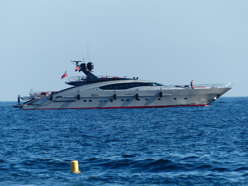 Yacht, sky, shipping, military, outdoors, Racing Boat, Boot, on the move, day, motion, empire, mode of transportation, air vehicle, powerboat, navy, recreational ship