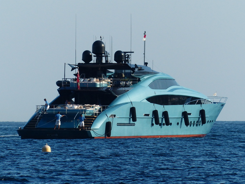 yacht, rippled, luxury, shipping, blue, ocean, navy, cleaning, motor yacht, day, 4K, body, travel, team, clean, transportation, mode of transportation