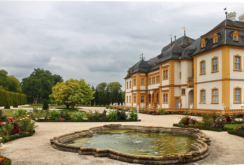 garden, castle, building, 2K, white, germany, plants, rococo garden, ornamental garden, nature, water, famous Place, würzburg, yellow, outdoors, attractive